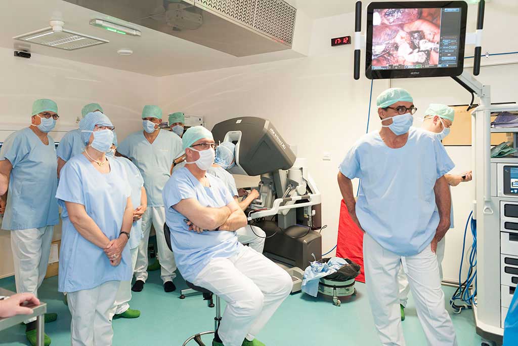 Inauguration du nouveau robot chirurgical téléopératoire Da Vinci X le jeudi 9 mai 2019
