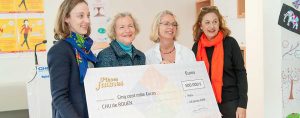 Remise de chèque à l'occasion de l'inauguration de l'hôpital de jour de médecine de l'adolescent