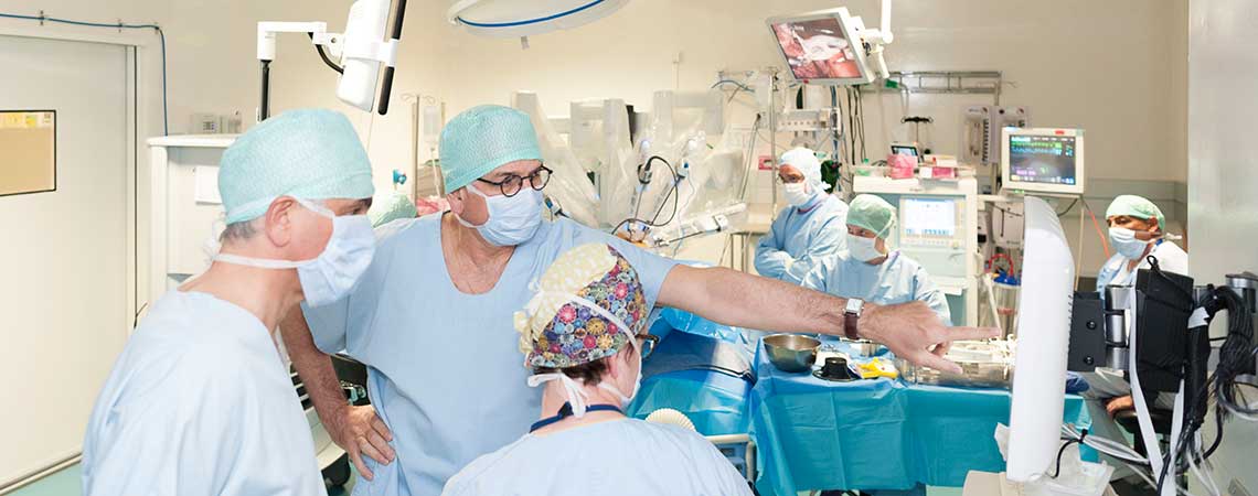 Inauguration du nouveau robot chirurgical téléopératoire Da Vinci X