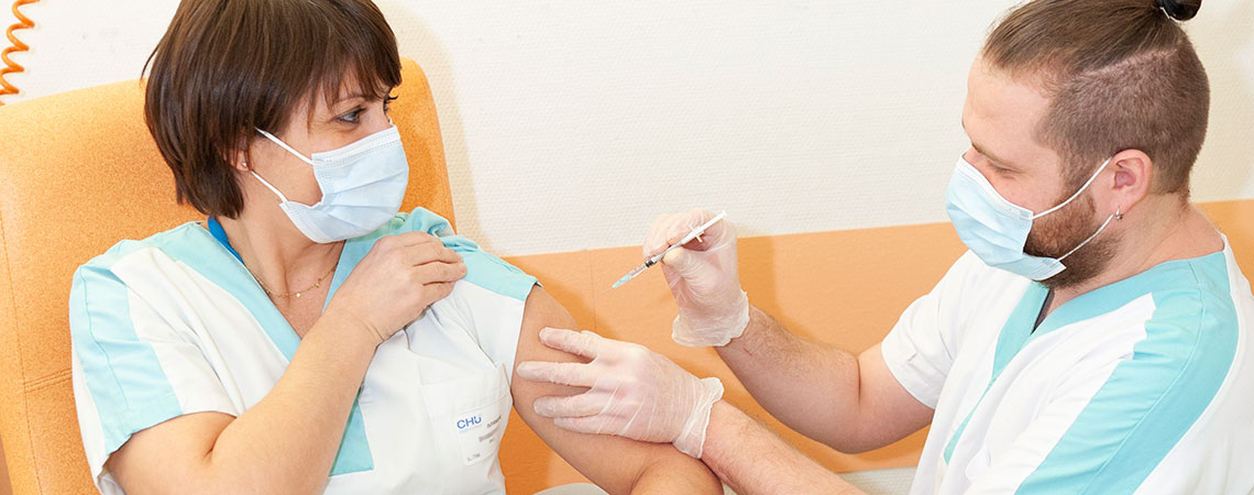 Vaccination Covid-19 des professionnels de santé du CHU de Rouen