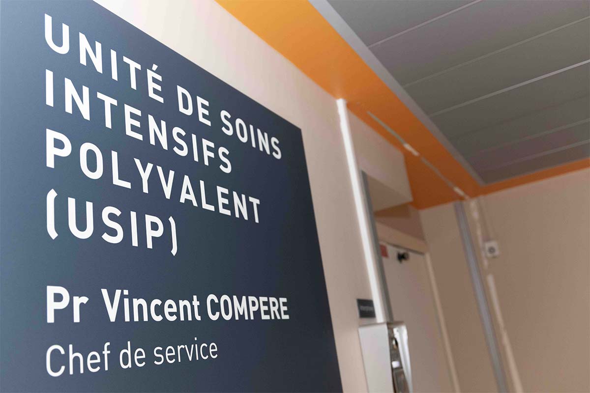 Panneau unite de soins intensifs polyvalent