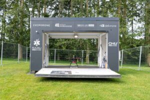 Stand pour drone défibrillateur en extérieur